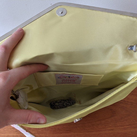 Jeannie Lottie Yellow Clutch - Picture 2 of 2